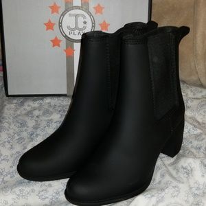 Chunky Heeled Chelsea Boots